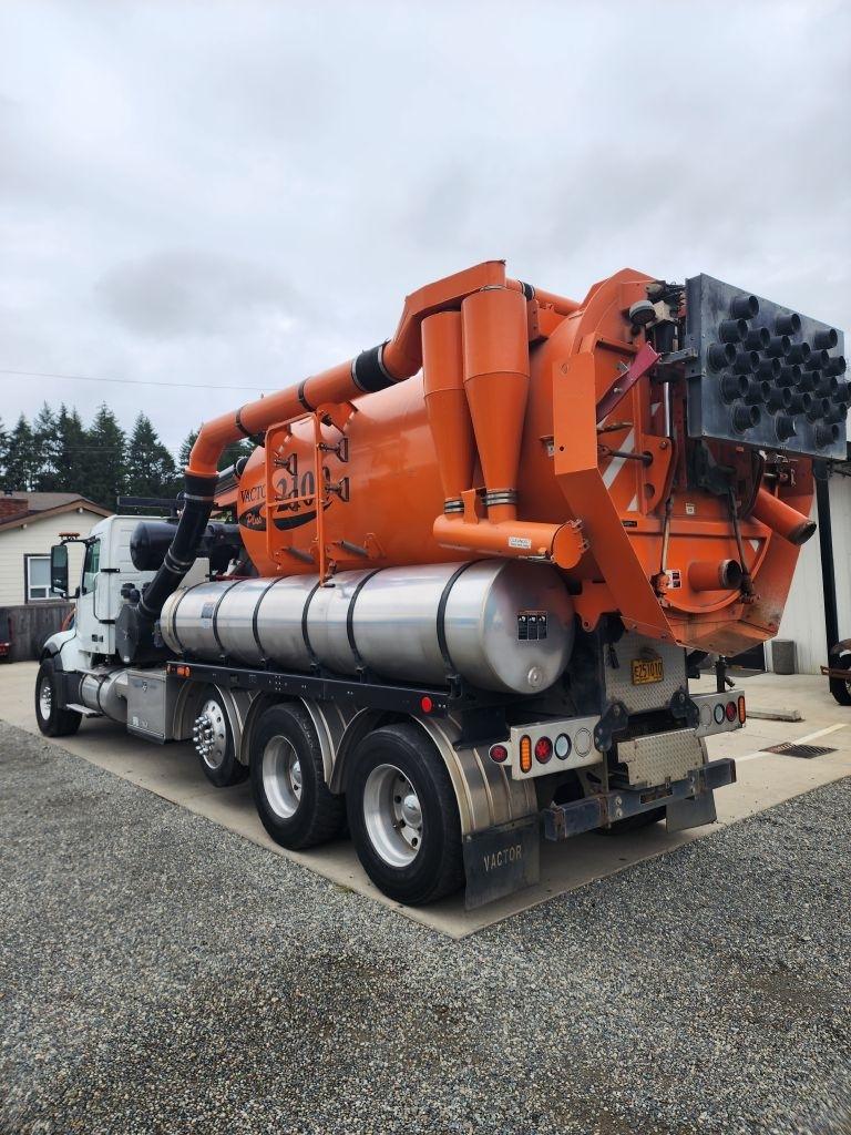 Volvo VHD  2011