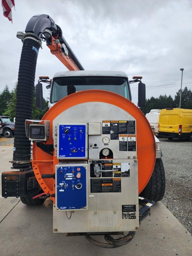 Volvo VHD  2011
