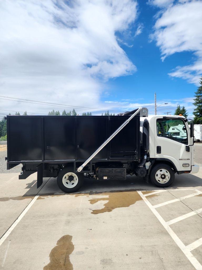 Isuzu NPR  2019