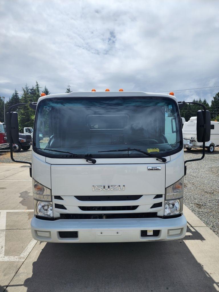 Isuzu NPR  2019