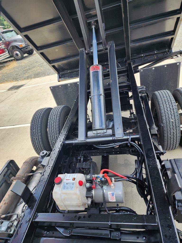 Isuzu NPR  2019