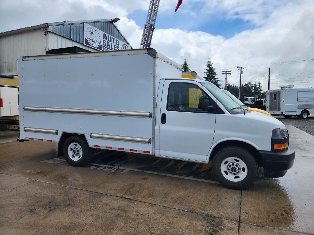 GMC Savana G3500 139 in. 2020