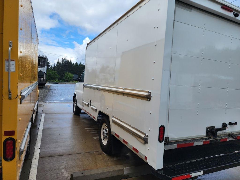 GMC Savana G3500 139 in. 2020