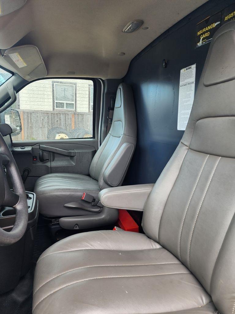 GMC Savana G3500 139 in. 2020