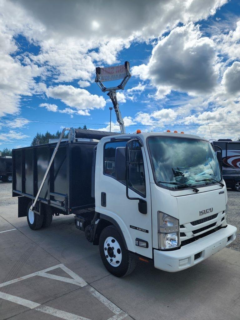 Isuzu NPR  2019