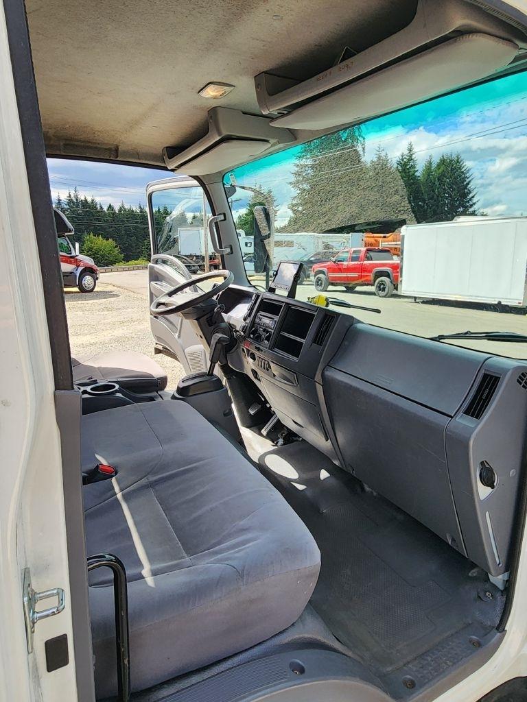 Isuzu NPR  2019