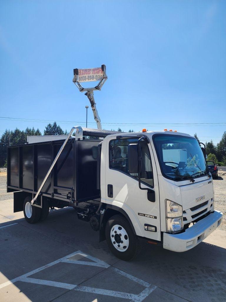 Isuzu NPR  2019