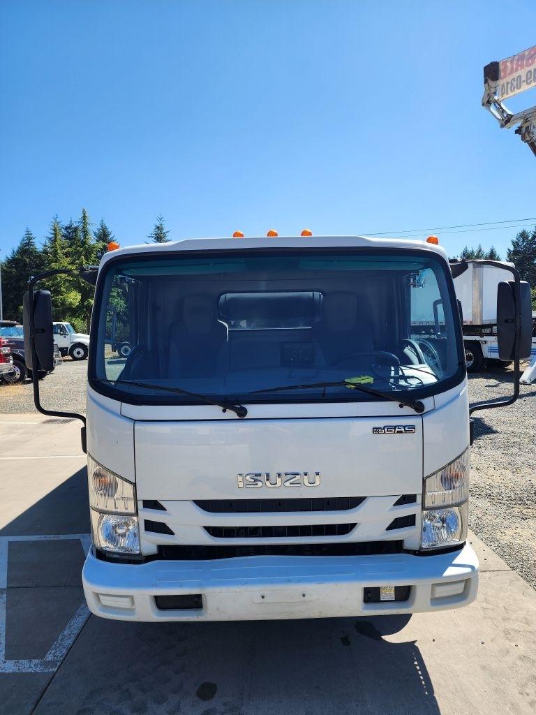 Isuzu NPR  2019