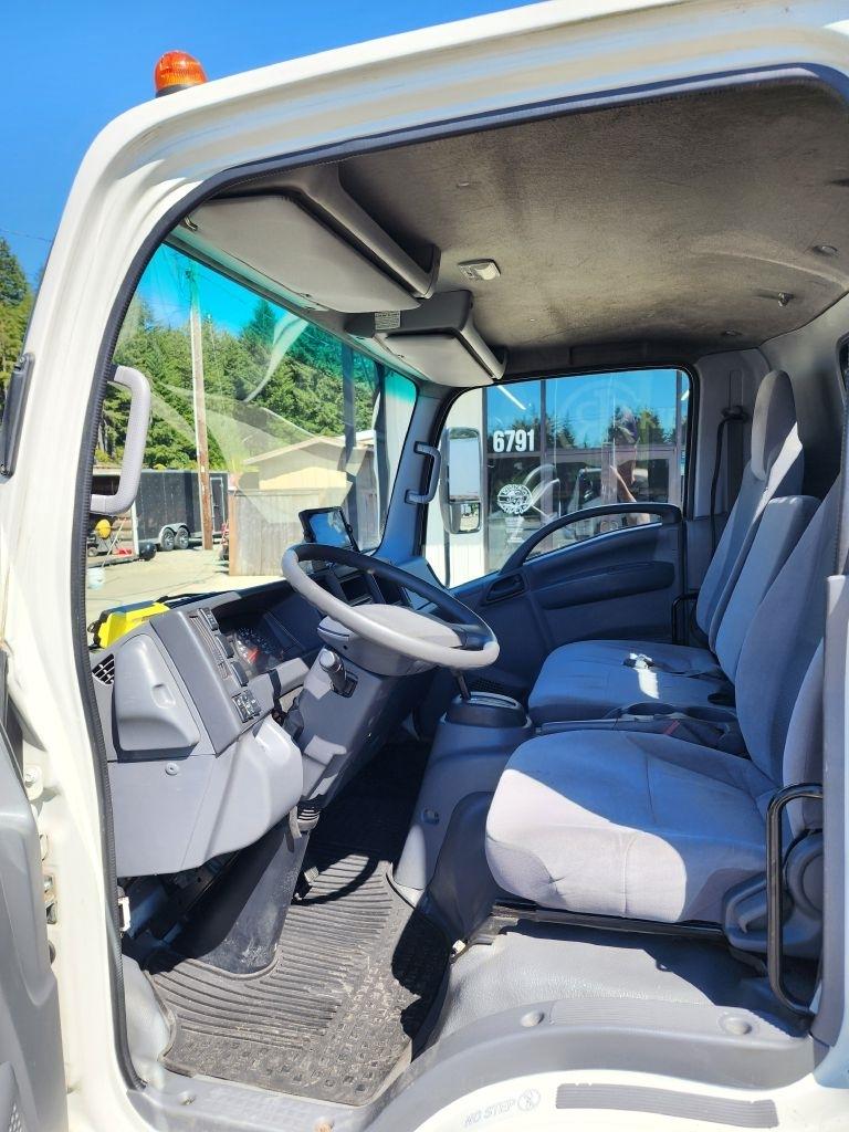 Isuzu NPR  2019