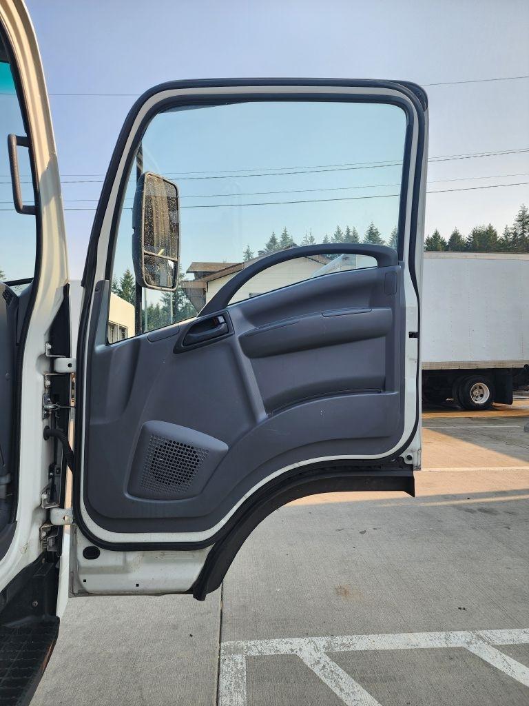 Isuzu NPR  2018