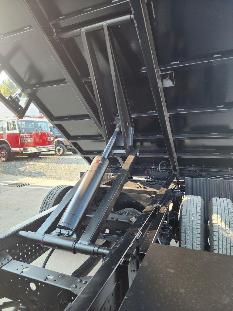 Isuzu NPR  2018