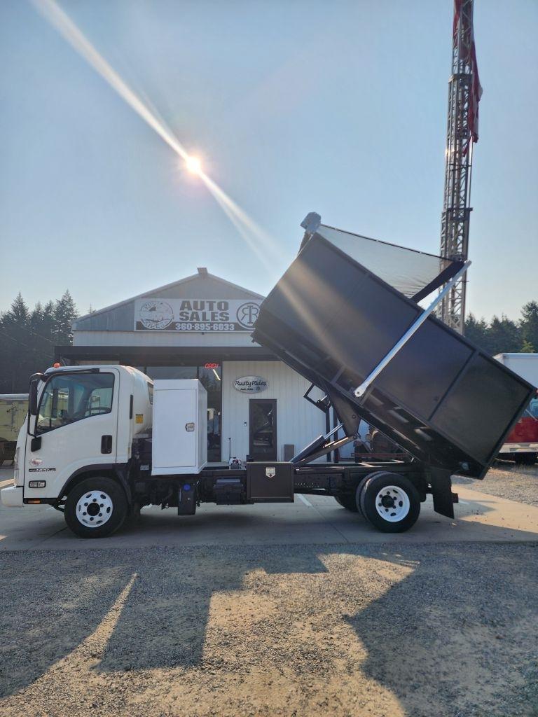 Isuzu NPR  2018