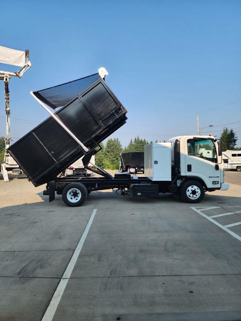 Isuzu NPR  2018