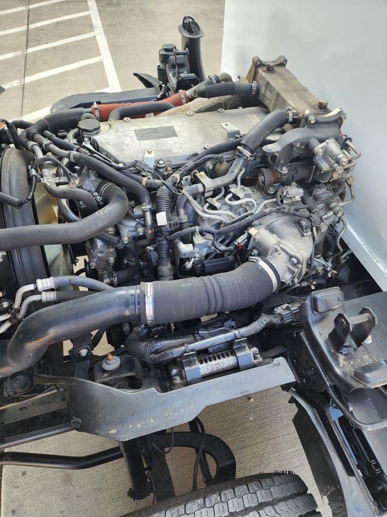 Isuzu NPR  2018