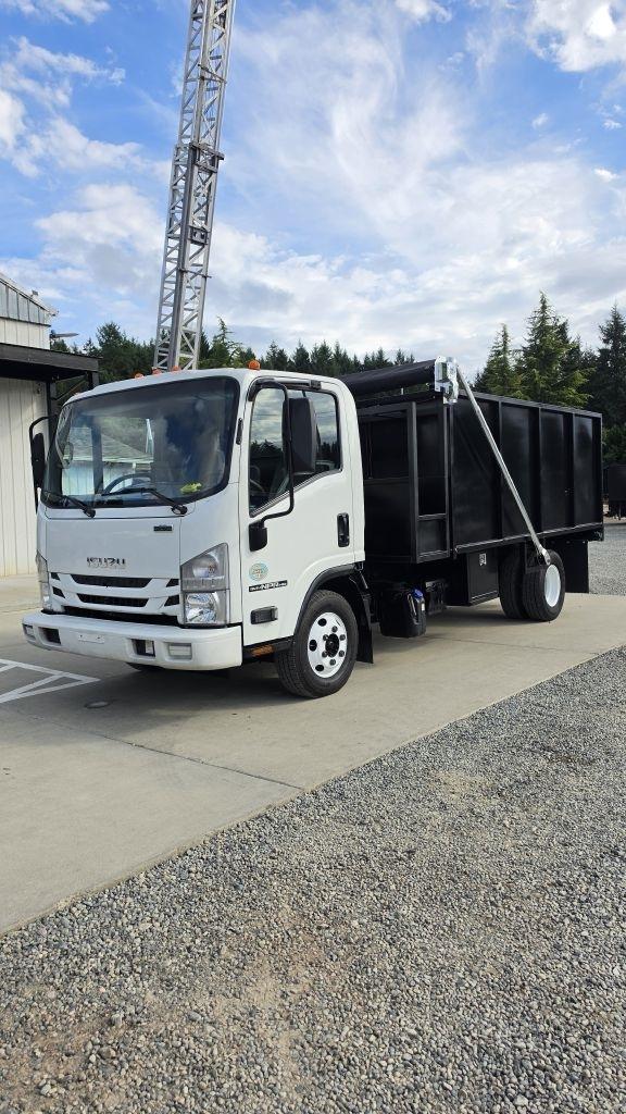 Isuzu NPR  2019