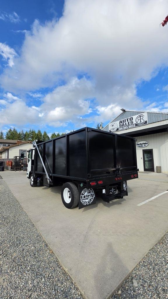 Isuzu NPR  2019