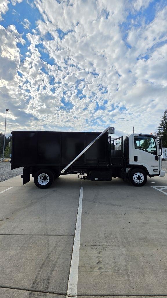 Isuzu NPR  2019