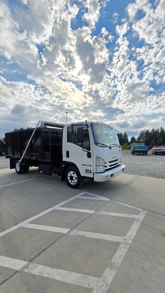 Isuzu NPR  2019