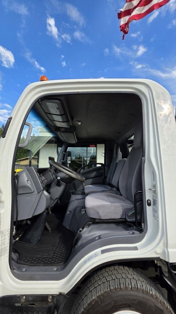 Isuzu NPR  2019
