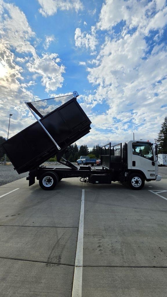 Isuzu NPR  2019