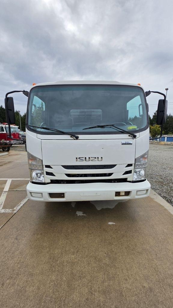 Isuzu NPR  2019