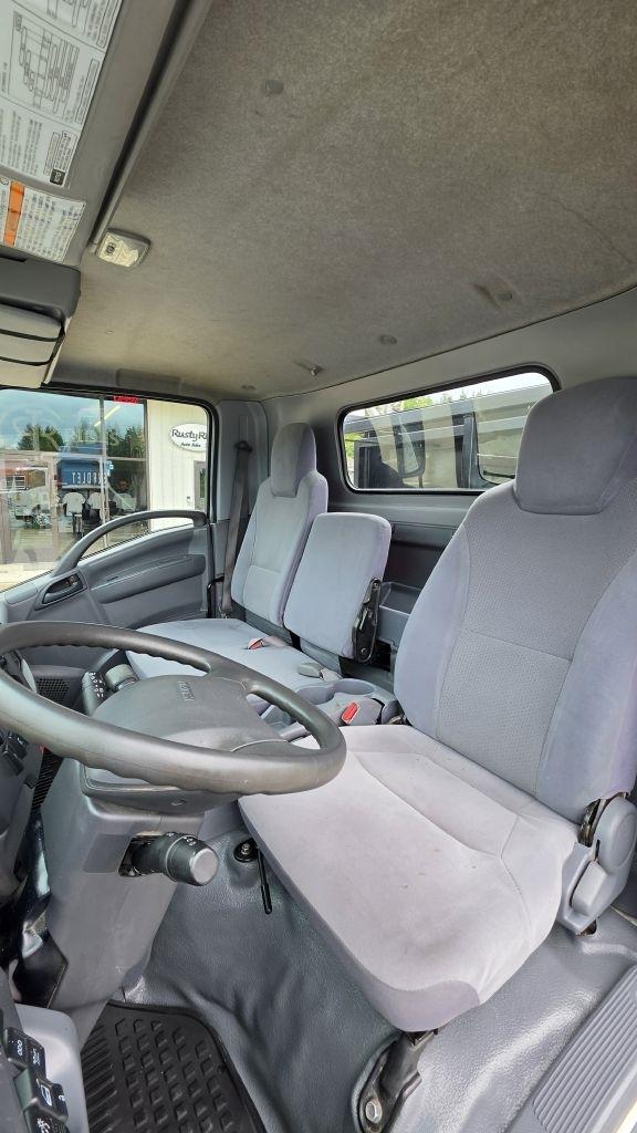 Isuzu NPR  2019