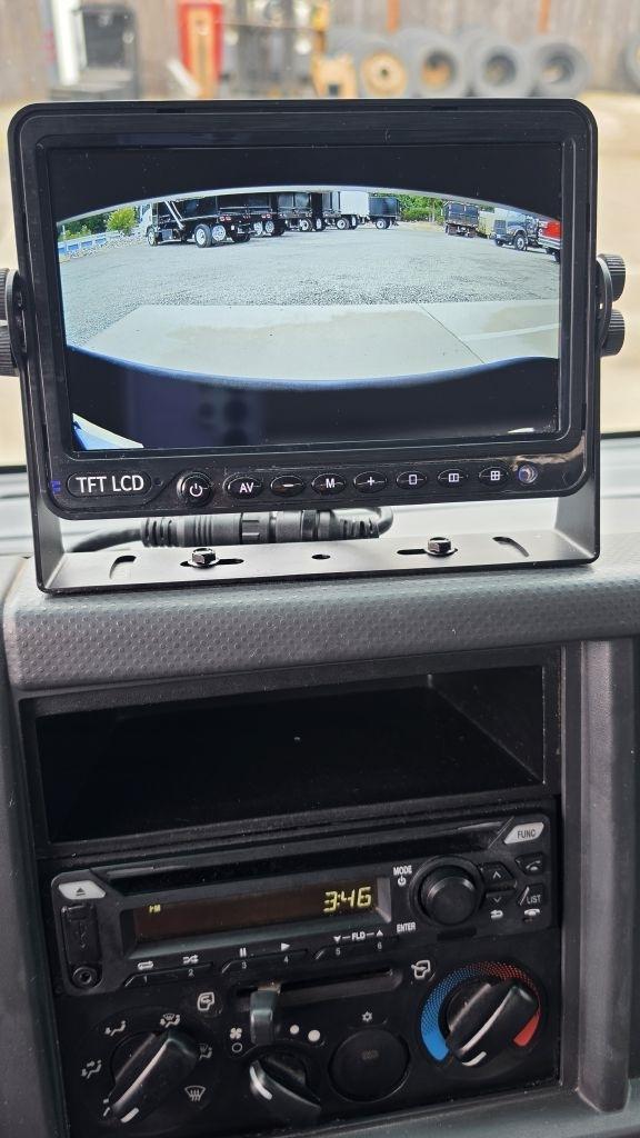 Isuzu NPR  2019
