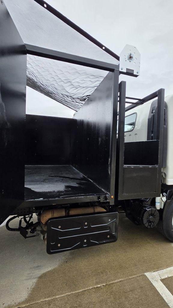Isuzu NPR  2019