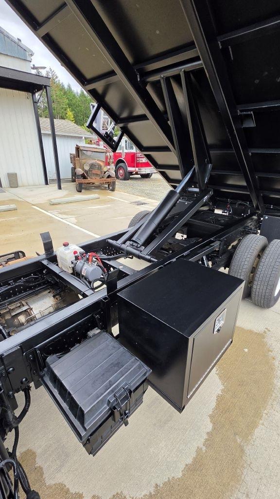 Isuzu NPR  2019
