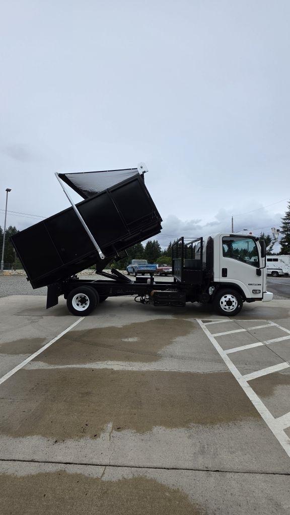 Isuzu NPR  2019