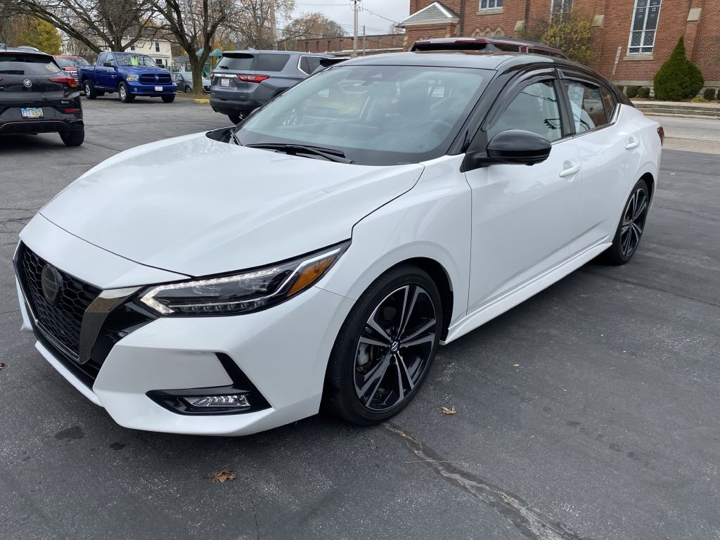 2023 Nissan Sentra SR photo 2