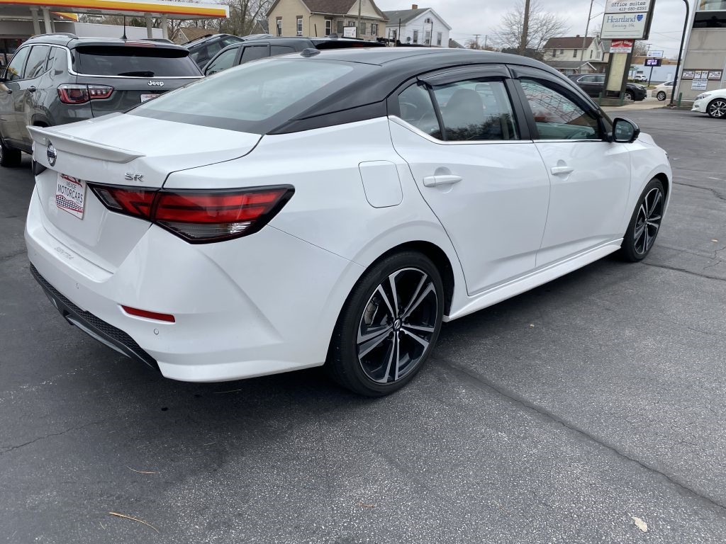2023 Nissan Sentra SR photo 3