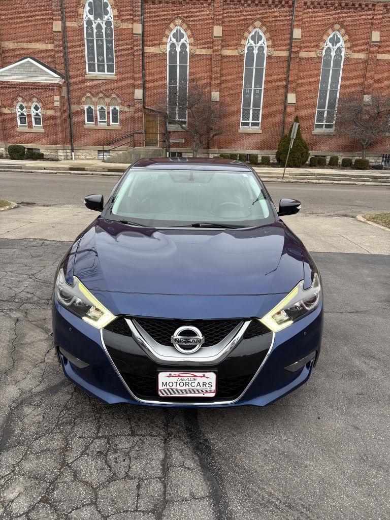 2016 Nissan Maxima SV's photo