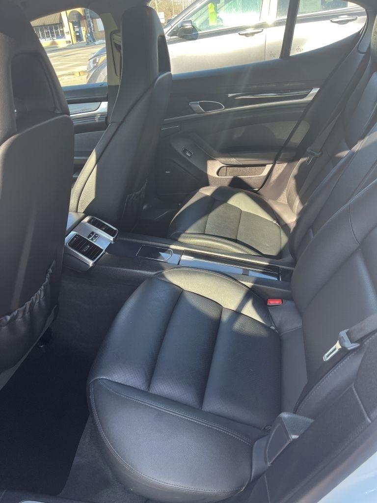 Porsche Panamera 4 2013