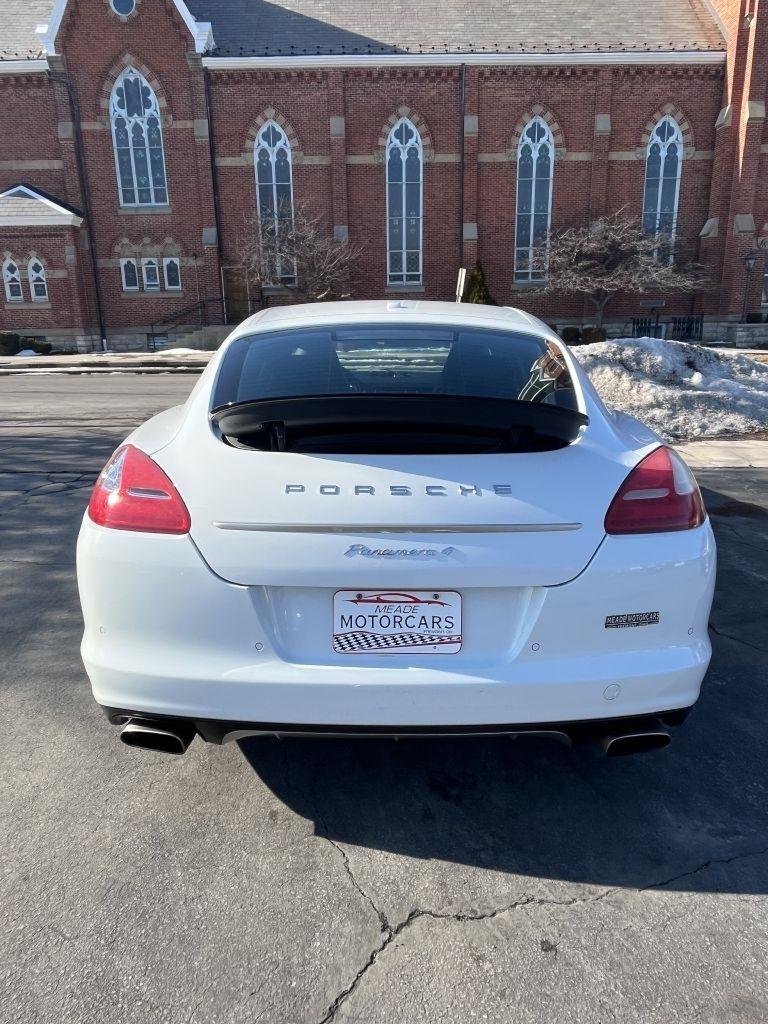 Porsche Panamera 4 2013