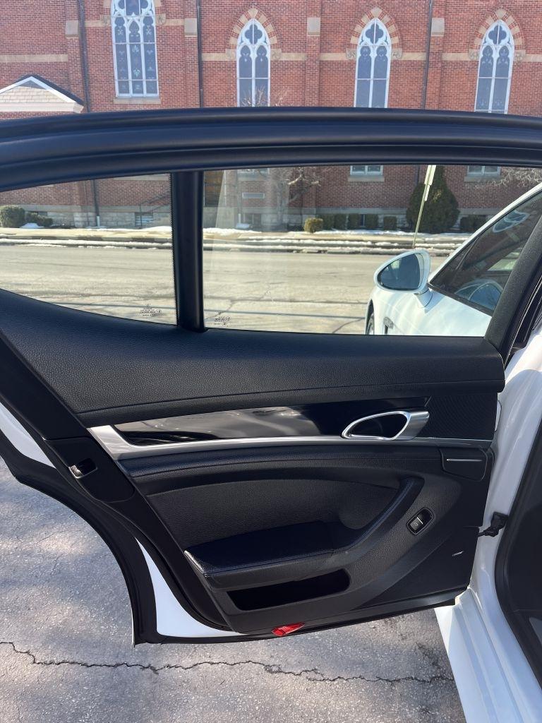 Porsche Panamera 4 2013