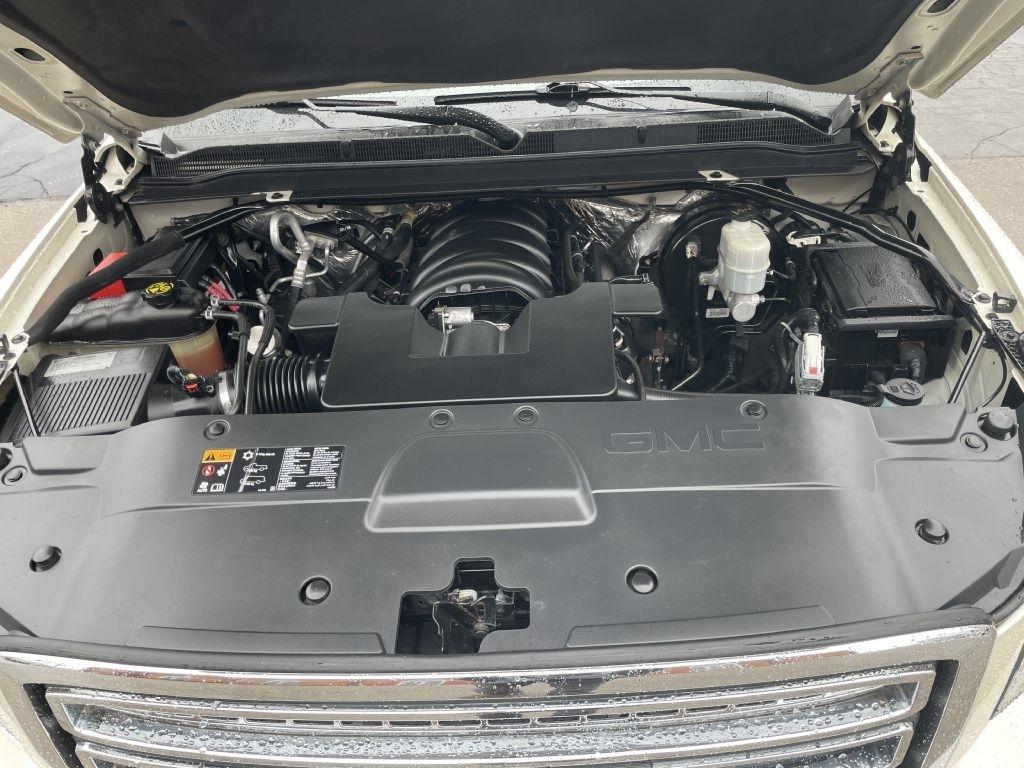 GMC Yukon SLT 4WD 2015