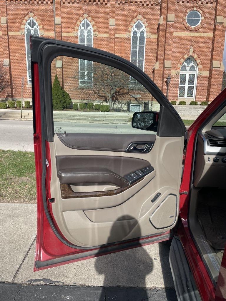 Chevrolet Suburban LT 1500 4WD 2015