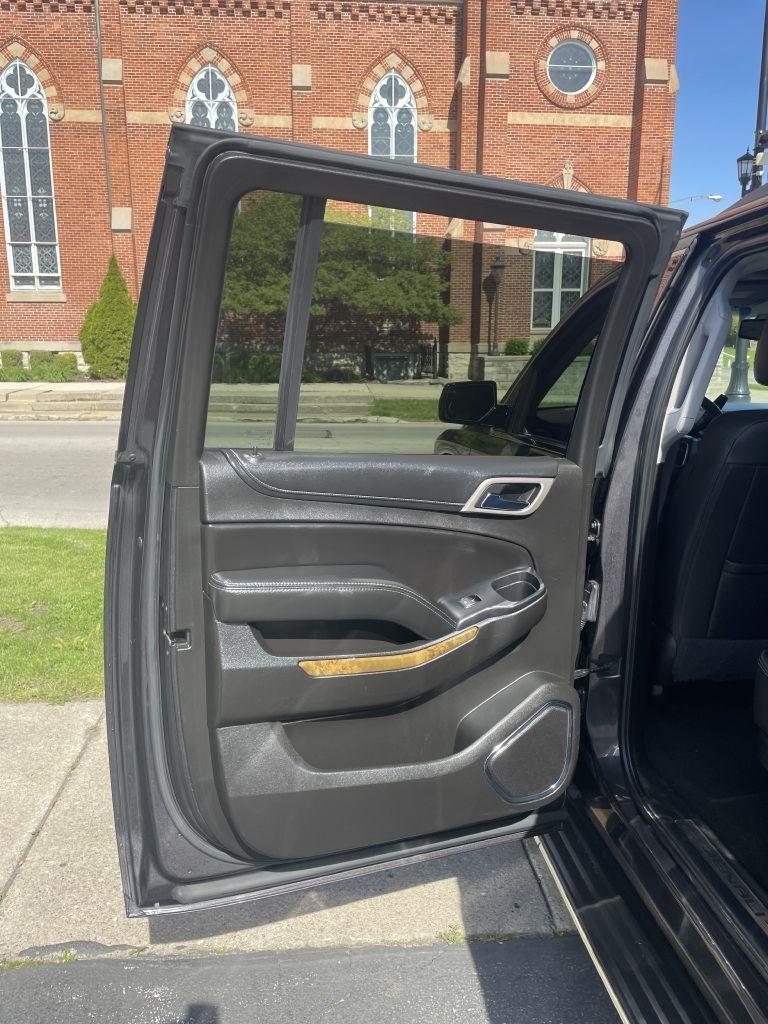 GMC Yukon XL Denali 4WD 2017