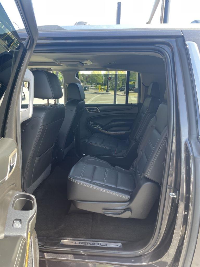 GMC Yukon XL Denali 4WD 2017