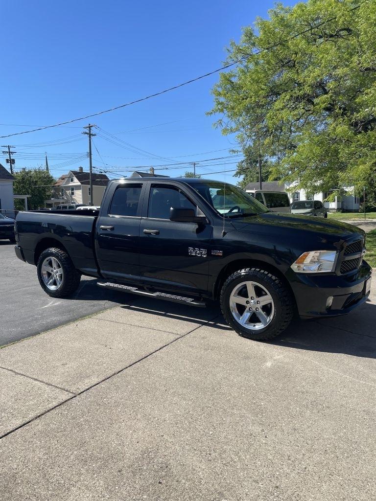 RAM 1500 Tradesman Quad Cab 4WD 2016