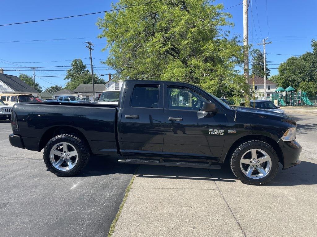 RAM 1500 Tradesman Quad Cab 4WD 2016