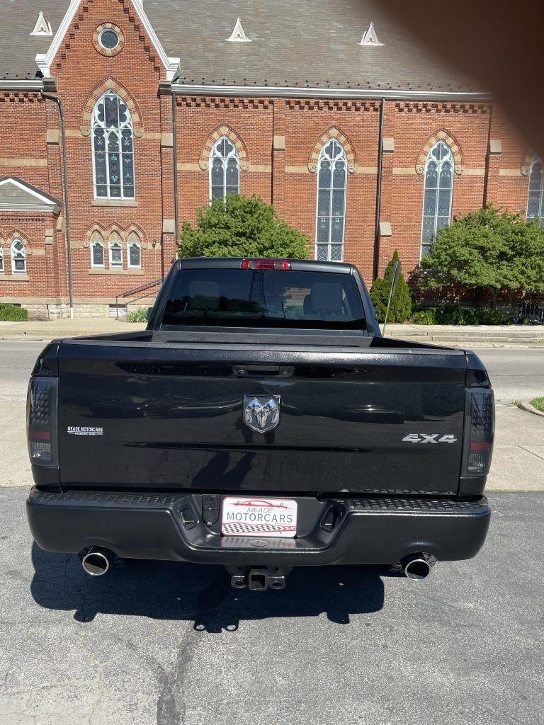 RAM 1500 Tradesman Quad Cab 4WD 2016