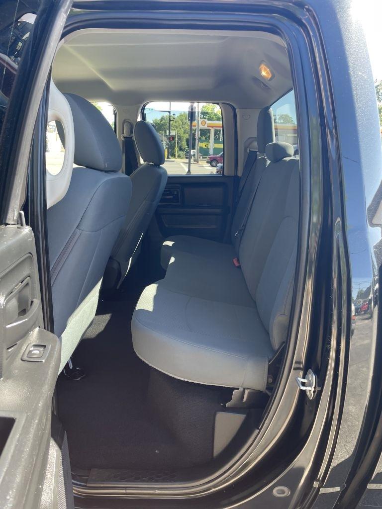 RAM 1500 Tradesman Quad Cab 4WD 2016