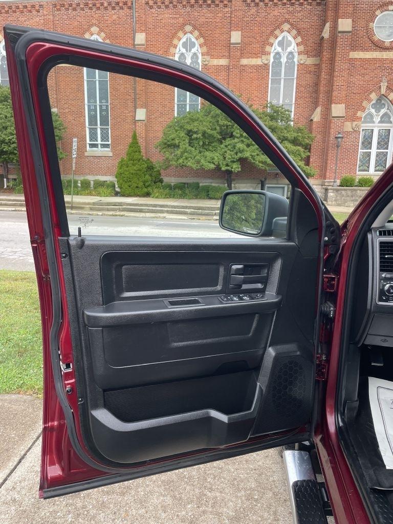 RAM 1500 Classic Tradesman Quad Cab 4WD 2019