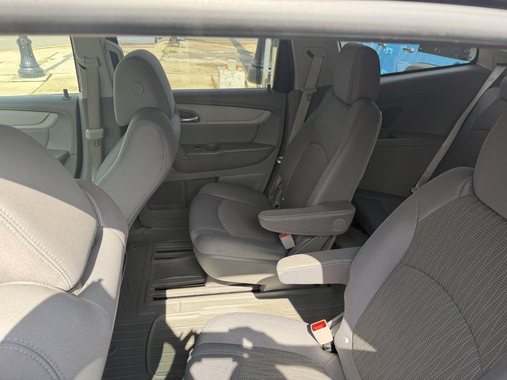 Chevrolet Traverse 2LT FWD 2013