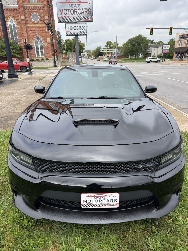 2019 Dodge Charger Negro Sedán Tracción trasera Automática