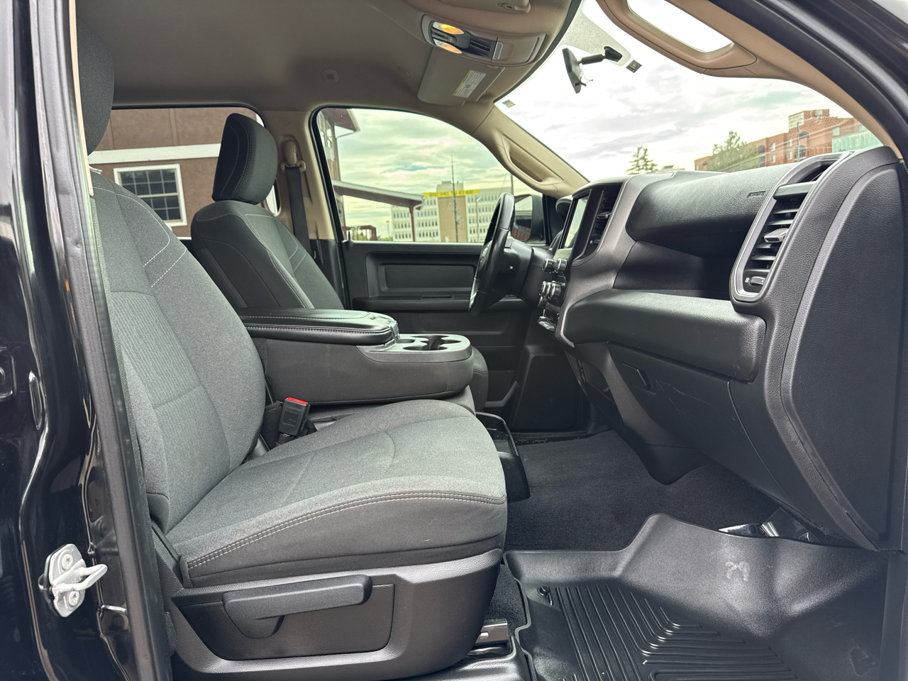 RAM 2500 Tradesman Crew Cab SWB 4WD 2020