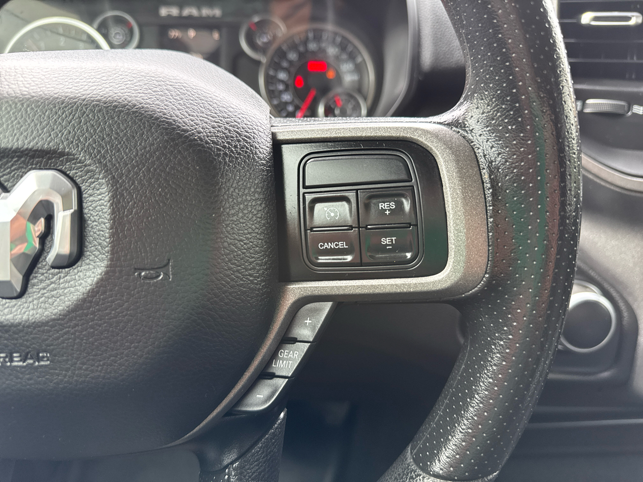 RAM 2500 Tradesman Crew Cab SWB 4WD 2020