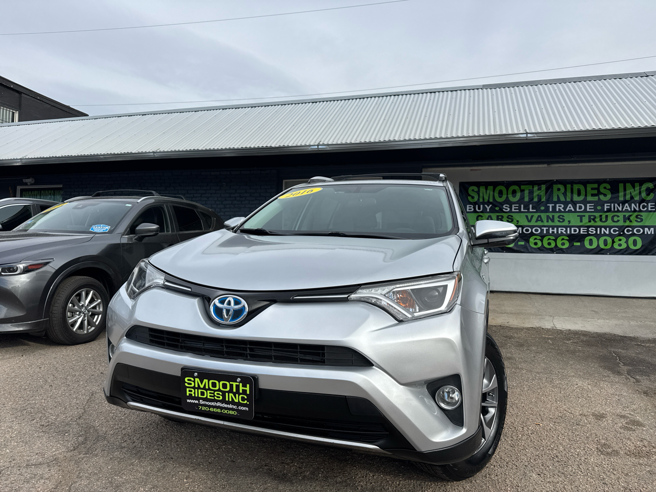 2016 Toyota RAV4 XLE's photo